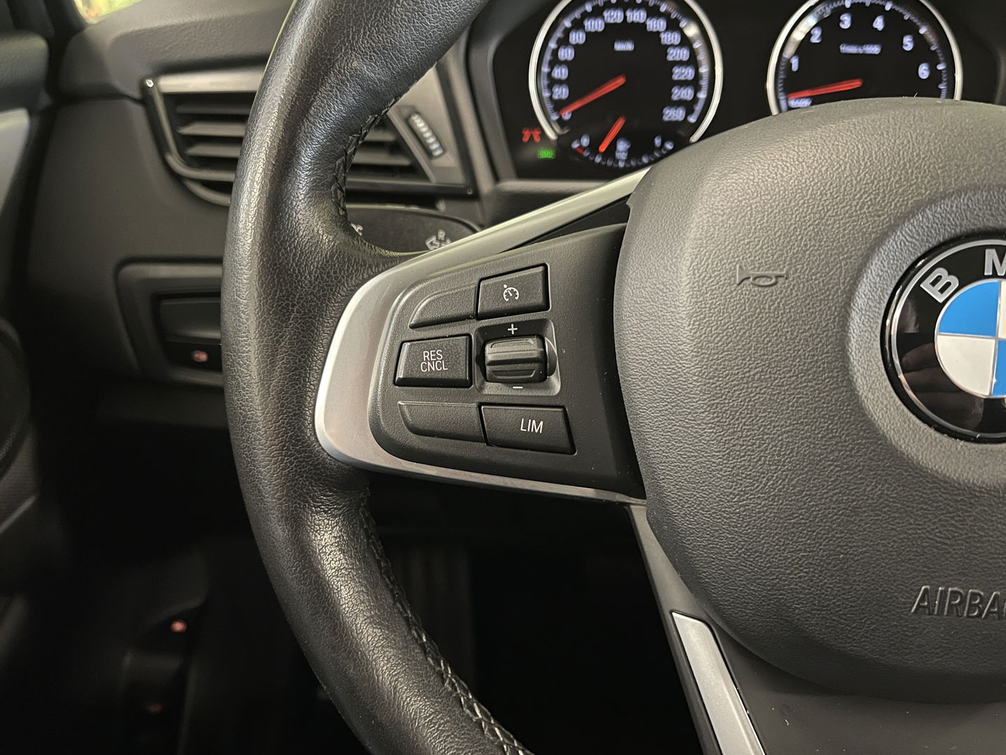 BMW 2 Serie Active Tourer 225xe iPerformance High Executive | Rijmodus Regeling | Stuurwielverwarming | Stoelverwarming | Lane Assist | Spraakbediening |