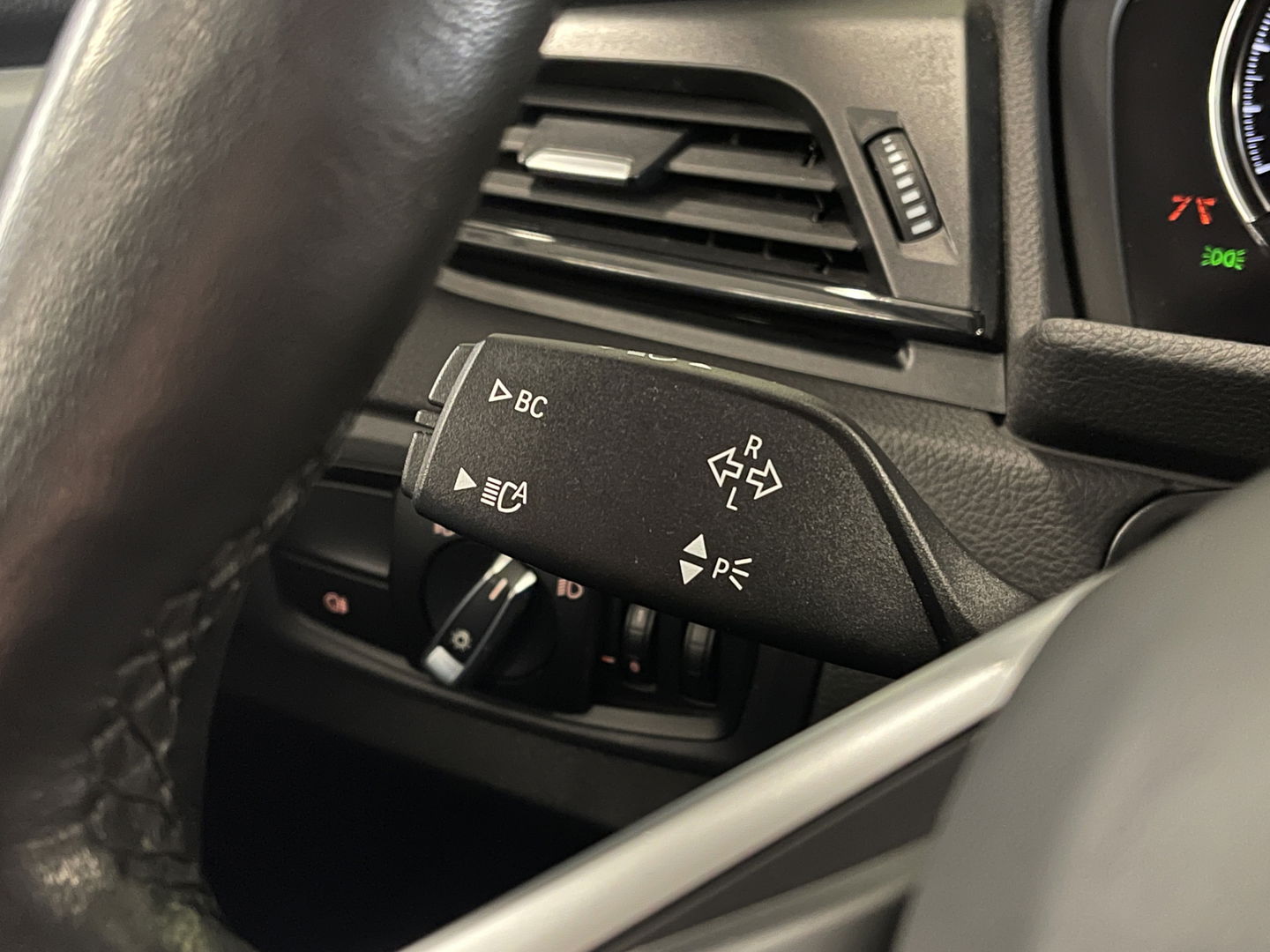 BMW 2 Serie Active Tourer 225xe iPerformance High Executive | Rijmodus Regeling | Stuurwielverwarming | Stoelverwarming | Lane Assist | Spraakbediening |