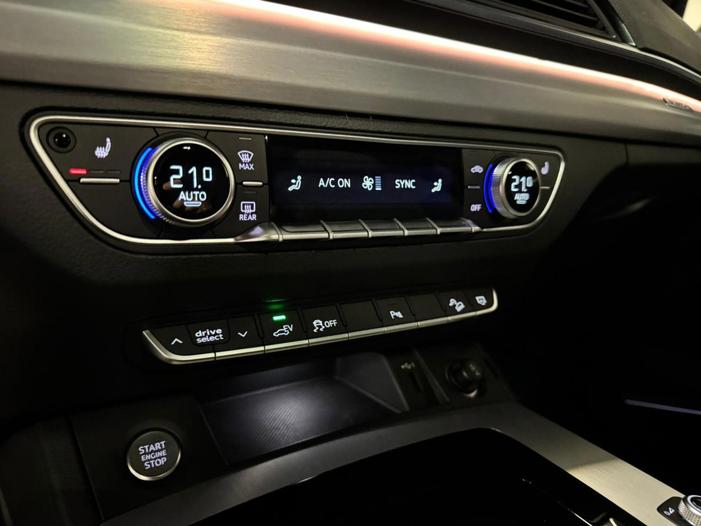 Audi Q5 55 TFSI e Competition S-LINE PANO KEYLESS B&O