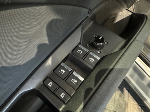 Audi Q4 e-tron 40 S Line 77 kWh Sfeer|CarPlay|Keyless|Night