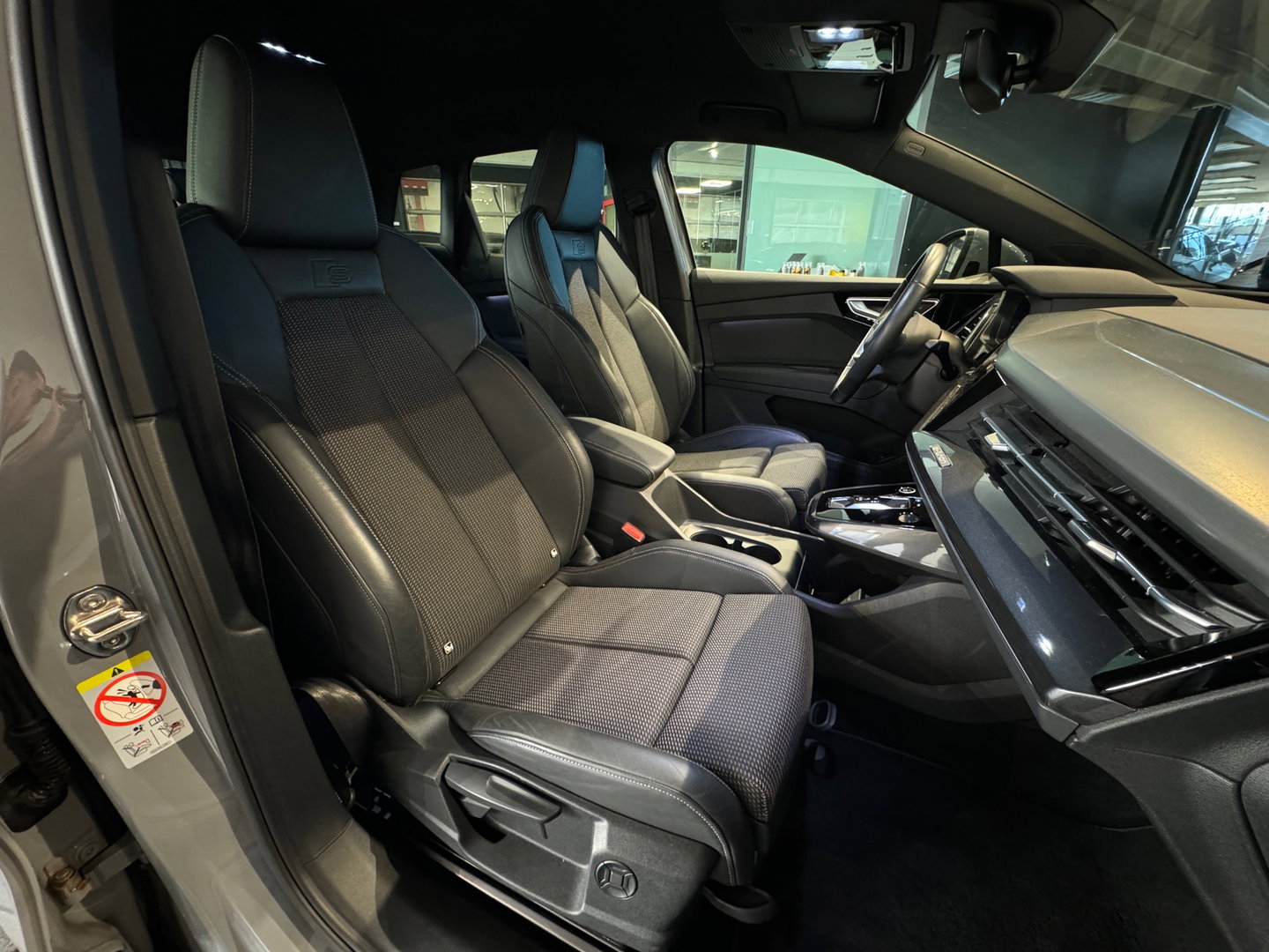 Audi Q4 e-tron 40 S Line 77 kWh Sfeer|CarPlay|Keyless|Night