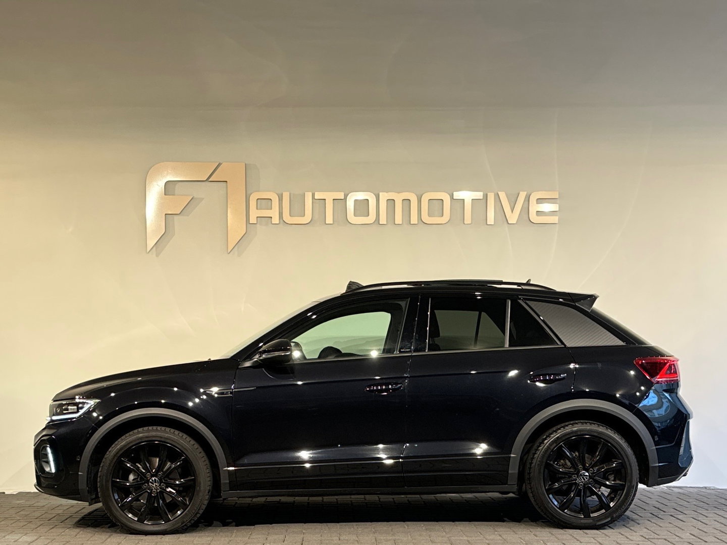 Volkswagen T-Roc 1.5 TSI R-Line Pano|Keyles|IQ|Sfeer|Camera