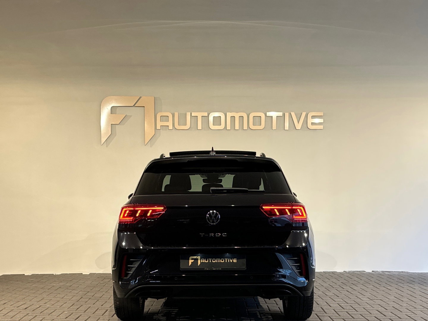 Volkswagen T-Roc 1.5 TSI R-Line Pano|Keyles|IQ|Sfeer|Camera