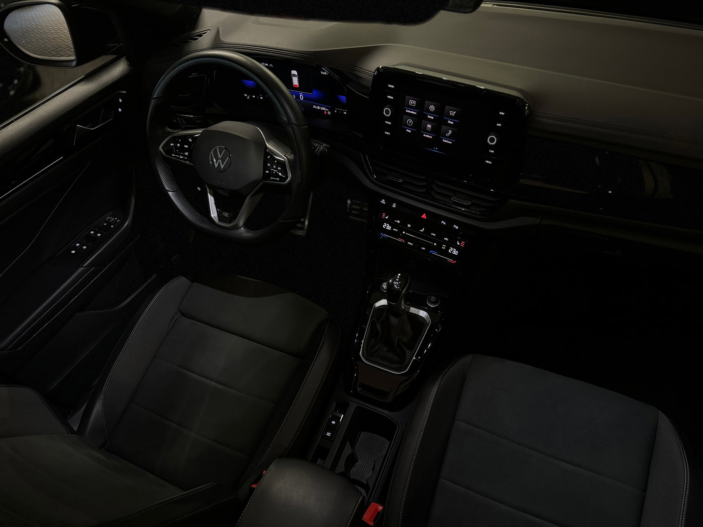 Volkswagen T-Roc 1.5 TSI R-Line Pano|Keyles|IQ|Sfeer|Camera