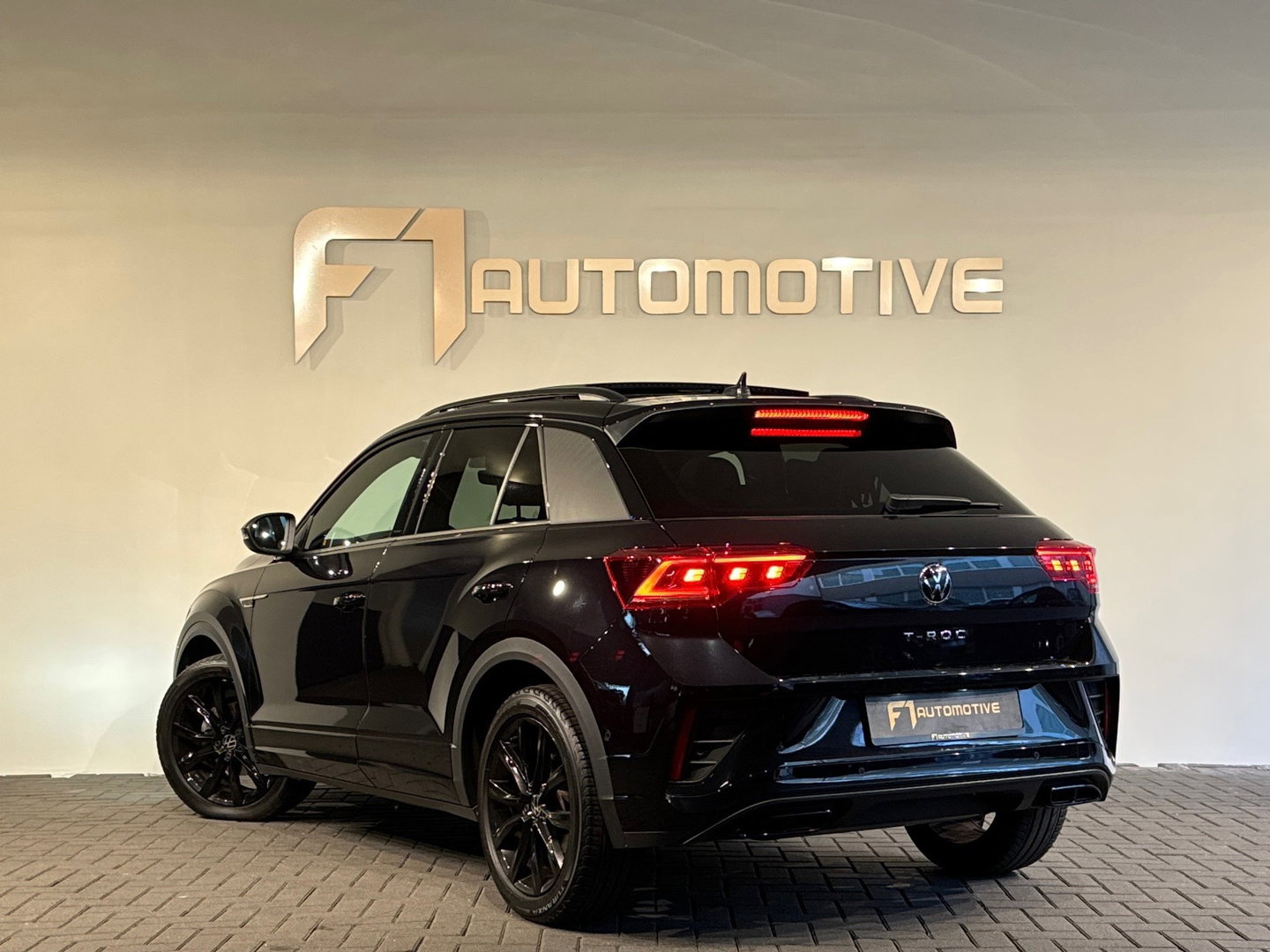 Volkswagen T-Roc 1.5 TSI R-Line Pano|Keyles|IQ|Sfeer|Camera