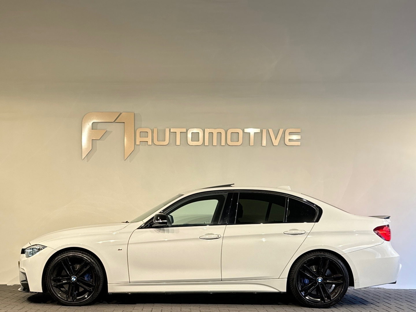 BMW 3-serie 320i M Sport Pano|Sfeer|Camera|Leder|Stoelverw.