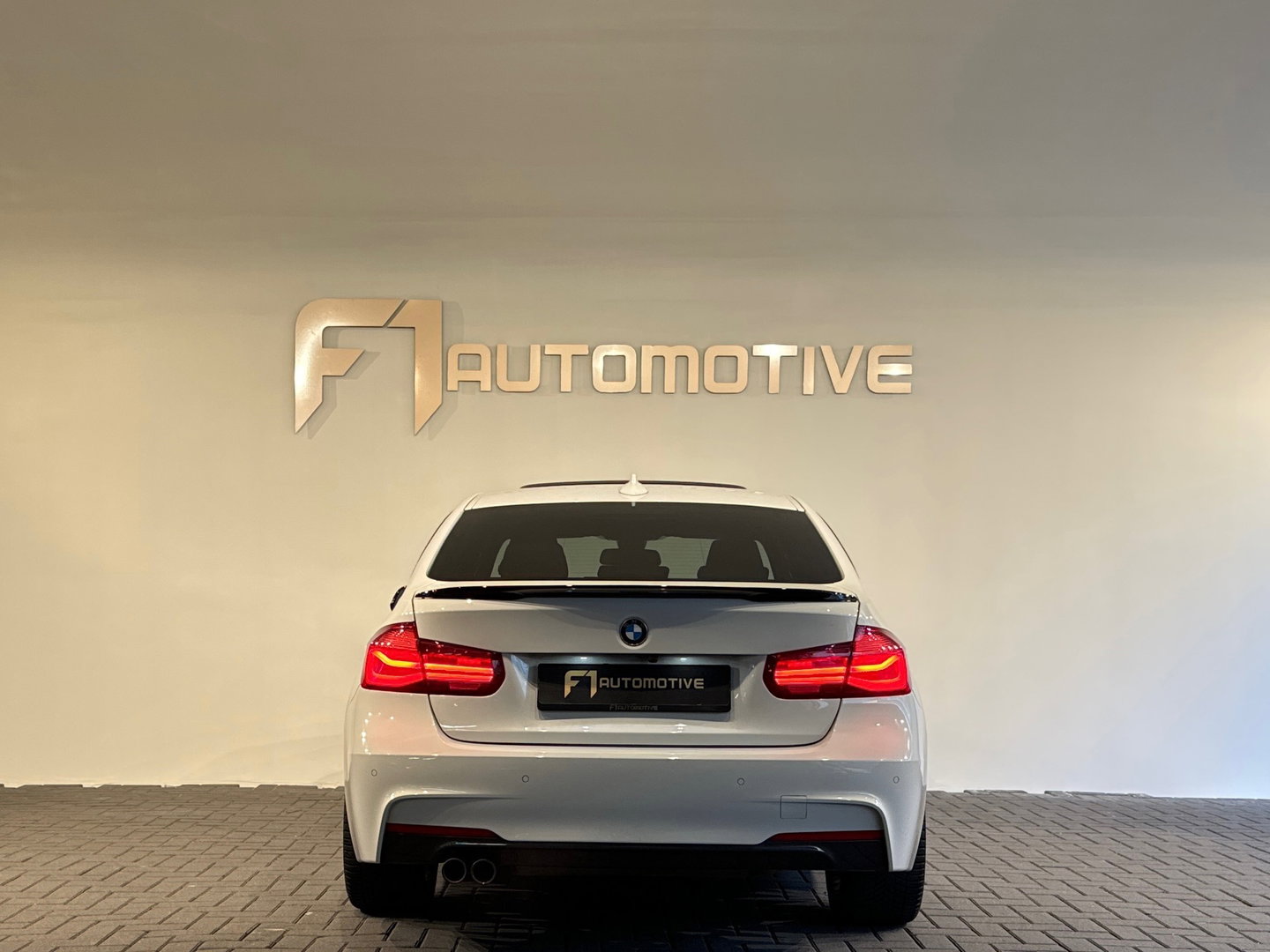 BMW 3-serie 320i M Sport Pano|Sfeer|Camera|Leder|Stoelverw.