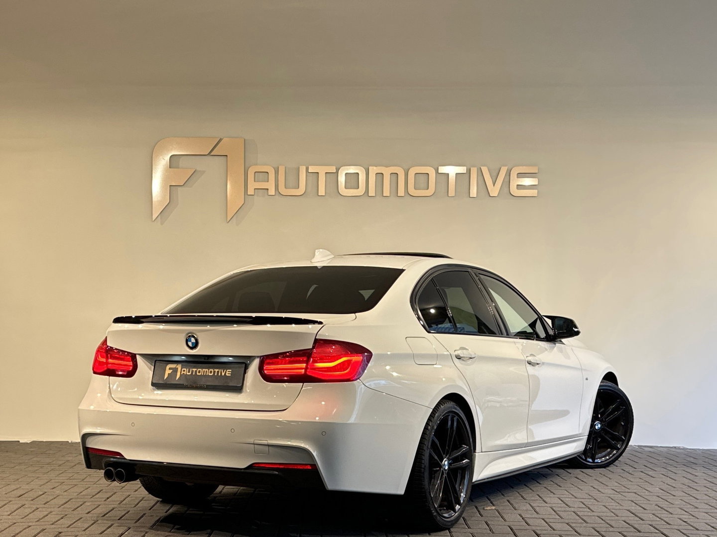 BMW 3-serie 320i M Sport Pano|Sfeer|Camera|Leder|Stoelverw.