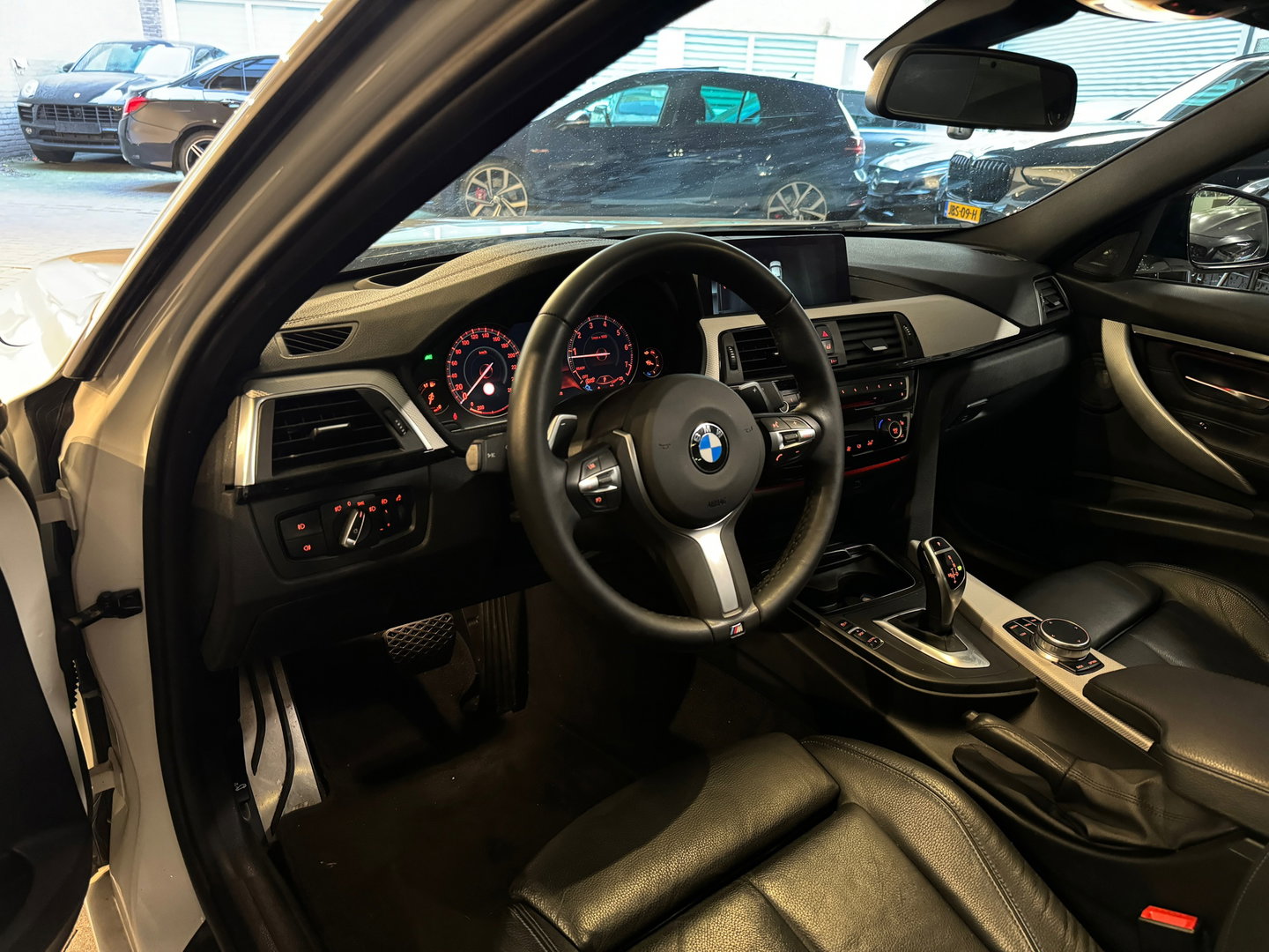 BMW 3-serie 320i M Sport Pano|Sfeer|Camera|Leder|Stoelverw.