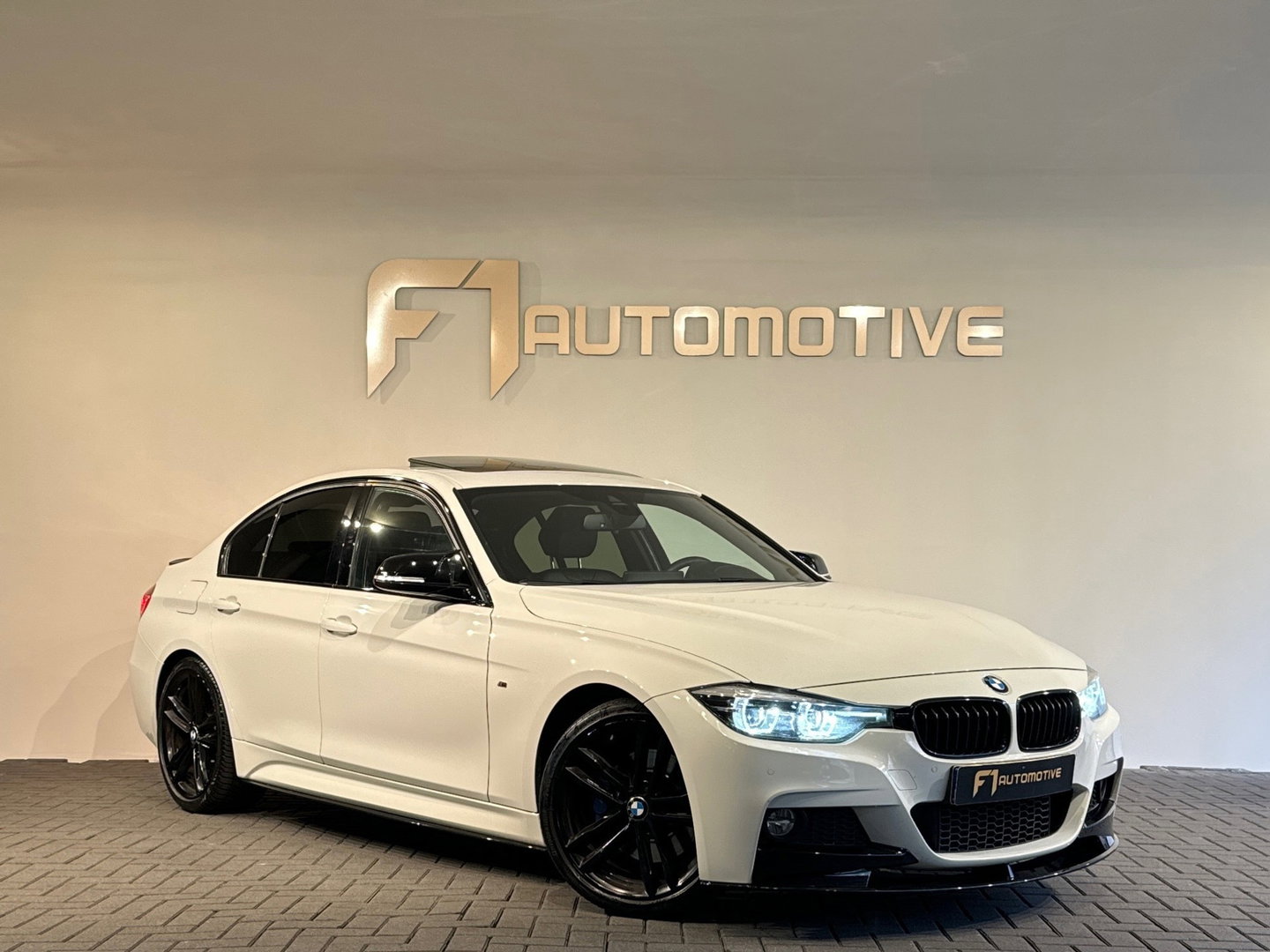 BMW 3-serie 320i M Sport Pano|Sfeer|Camera|Leder|Stoelverw.