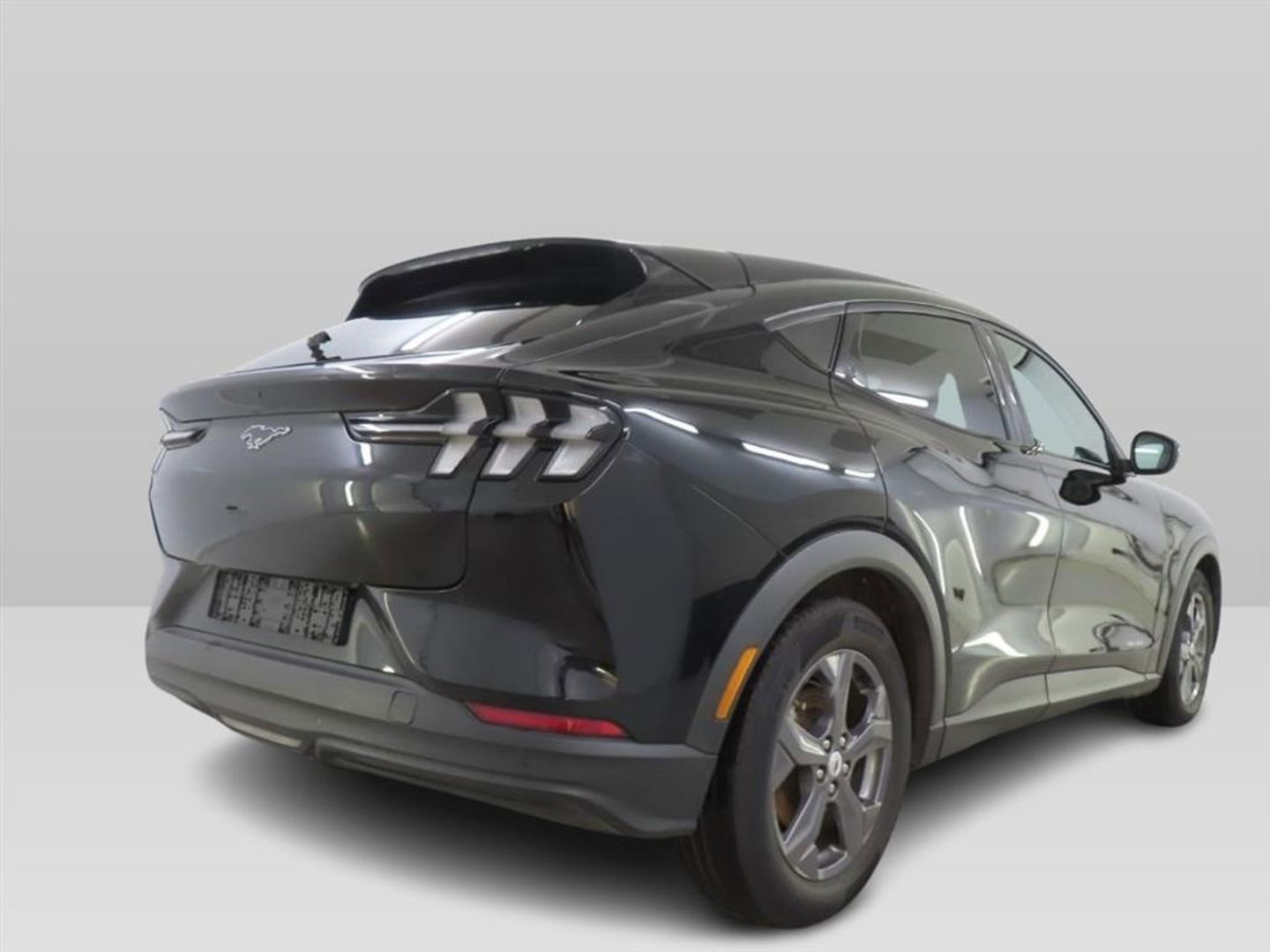 Ford Mustang Mach-E RWD 75 kWh [ 3-Fase ] {SOH-83%} (INCL.BTW)  Aut. *LEATHER | FULL-LED | DAB | DIGI-COCKPIT | KEYLESS | NAVI-FULLMAP | CARPLAY | HEATED-COMFORTSEATS | TOPVIEW | ADAPTIVE-CRUISE | PRIVACY-GLASS | 18'' ALU*