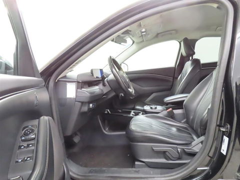 Ford Mustang Mach-E RWD 75 kWh [ 3-Fase ] {SOH-83%} (INCL.BTW)  Aut. *LEATHER | FULL-LED | DAB | DIGI-COCKPIT | KEYLESS | NAVI-FULLMAP | CARPLAY | HEATED-COMFORTSEATS | TOPVIEW | ADAPTIVE-CRUISE | PRIVACY-GLASS | 18'' ALU*