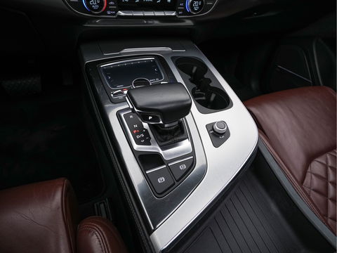 Audi Q7 3.0 TDI e-tron Quattro Sport (Plug-In) Aut. *PANO | LEATHER | ADAPTIVE-CRUISE | MATRIX-LED | BOSE-AUDIO | BLINDSPOT | MEMORY-PACK | DIGI-COCKPIT | HEATED-SPORTSEATS | NAVI-FULLMAP | CAMERA | HEAD-UP | SHIFTPADDLES | TOWBAR | 21"*