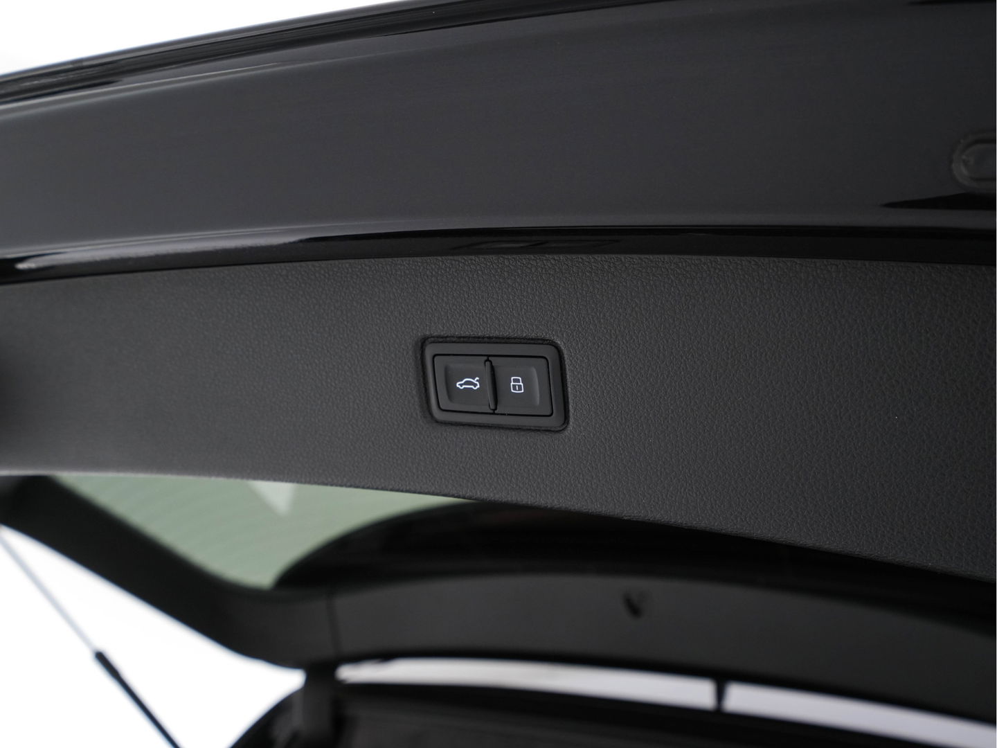 Audi Q7 3.0 TDI e-tron Quattro Sport (Plug-In) Aut. *PANO | LEATHER | ADAPTIVE-CRUISE | MATRIX-LED | BOSE-AUDIO | BLINDSPOT | MEMORY-PACK | DIGI-COCKPIT | HEATED-SPORTSEATS | NAVI-FULLMAP | CAMERA | HEAD-UP | SHIFTPADDLES | TOWBAR | 21"*