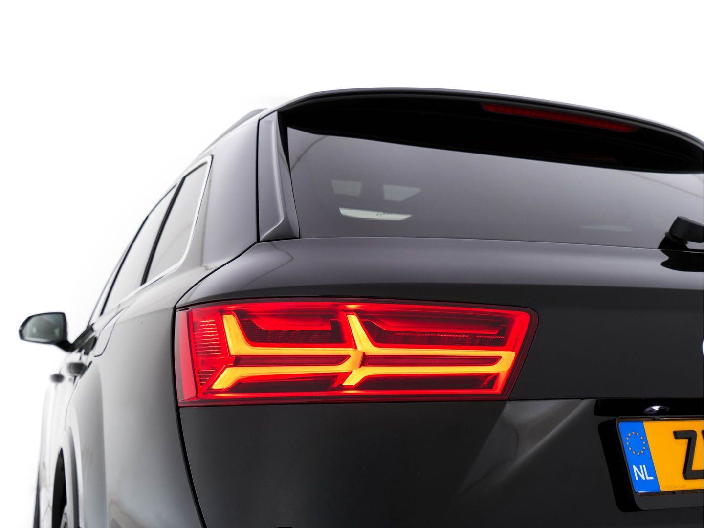 Audi Q7 3.0 TDI e-tron Quattro Sport (Plug-In) Aut. *PANO | LEATHER | ADAPTIVE-CRUISE | MATRIX-LED | BOSE-AUDIO | BLINDSPOT | MEMORY-PACK | DIGI-COCKPIT | HEATED-SPORTSEATS | NAVI-FULLMAP | CAMERA | HEAD-UP | SHIFTPADDLES | TOWBAR | 21"*