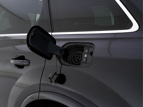 Audi Q7 3.0 TDI e-tron Quattro Sport (Plug-In) Aut. *PANO | LEATHER | ADAPTIVE-CRUISE | MATRIX-LED | BOSE-AUDIO | BLINDSPOT | MEMORY-PACK | DIGI-COCKPIT | HEATED-SPORTSEATS | NAVI-FULLMAP | CAMERA | HEAD-UP | SHIFTPADDLES | TOWBAR | 21"*