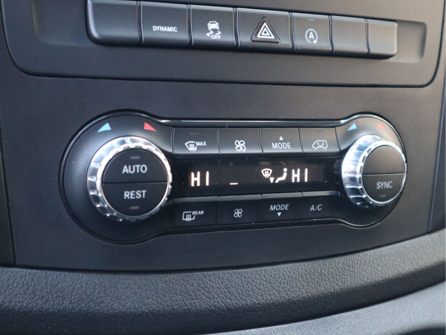 Mercedes-Benz Vito 116 CDI Euro 6 Automaat - DC 5 Pers - 2x Schuifdeur - LED - Trekhaak - Camera