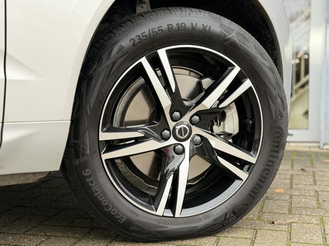 Volvo XC60 2.0 T8 Plug-in hybrid AWD R-Design |Facelift|Pano|Bowers & Wilkins|Stoel Ventilatie|Pilot Assist|Trekhaak