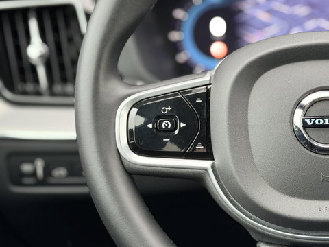 Volvo XC60 2.0 T8 Plug-in hybrid AWD R-Design |Facelift|Pano|Bowers & Wilkins|Stoel Ventilatie|Pilot Assist|Trekhaak
