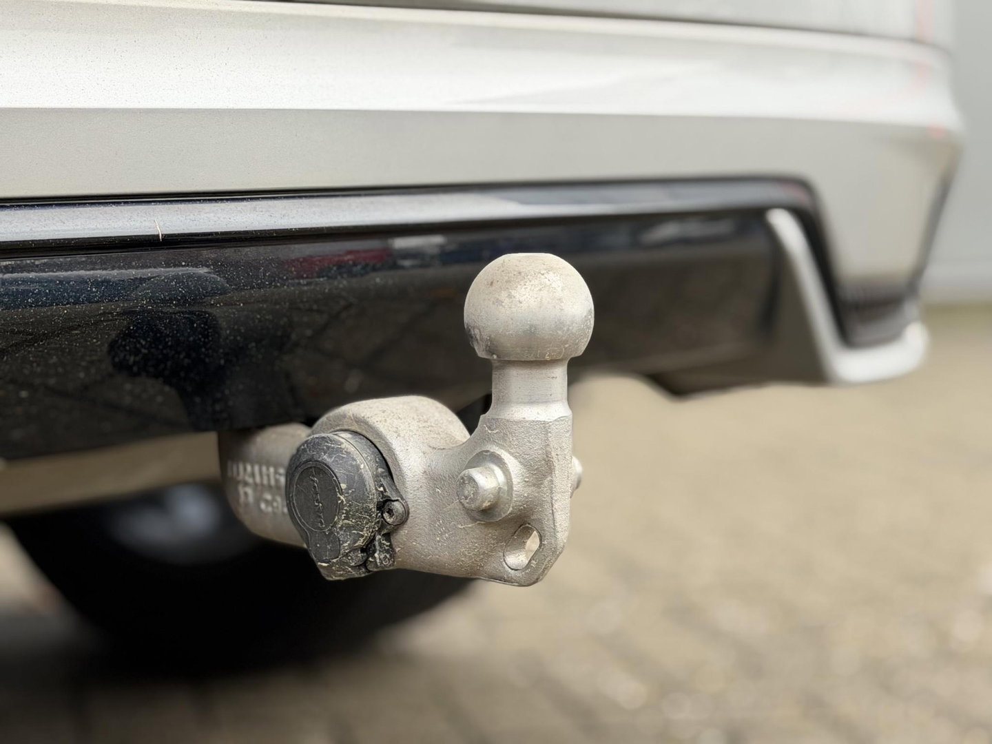 Volvo XC60 2.0 T8 Plug-in hybrid AWD R-Design |Facelift|Pano|Bowers & Wilkins|Stoel Ventilatie|Pilot Assist|Trekhaak