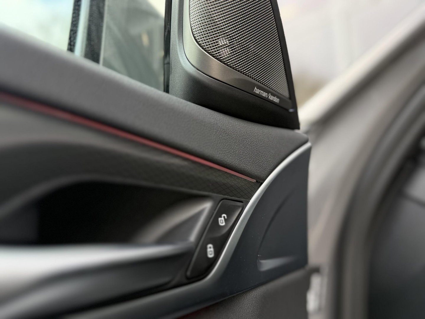 BMW 5 Serie Touring 530e High Ex. M-Sport |CoPilot|Laser|H/K|HUD|Bernina Grey|