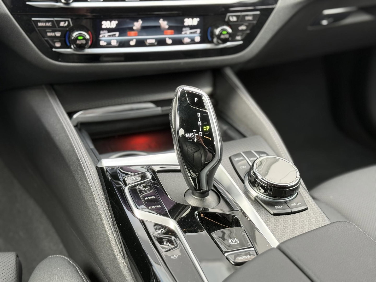 BMW 5 Serie Touring 530e High Ex. M-Sport |CoPilot|Laser|H/K|HUD|Bernina Grey|