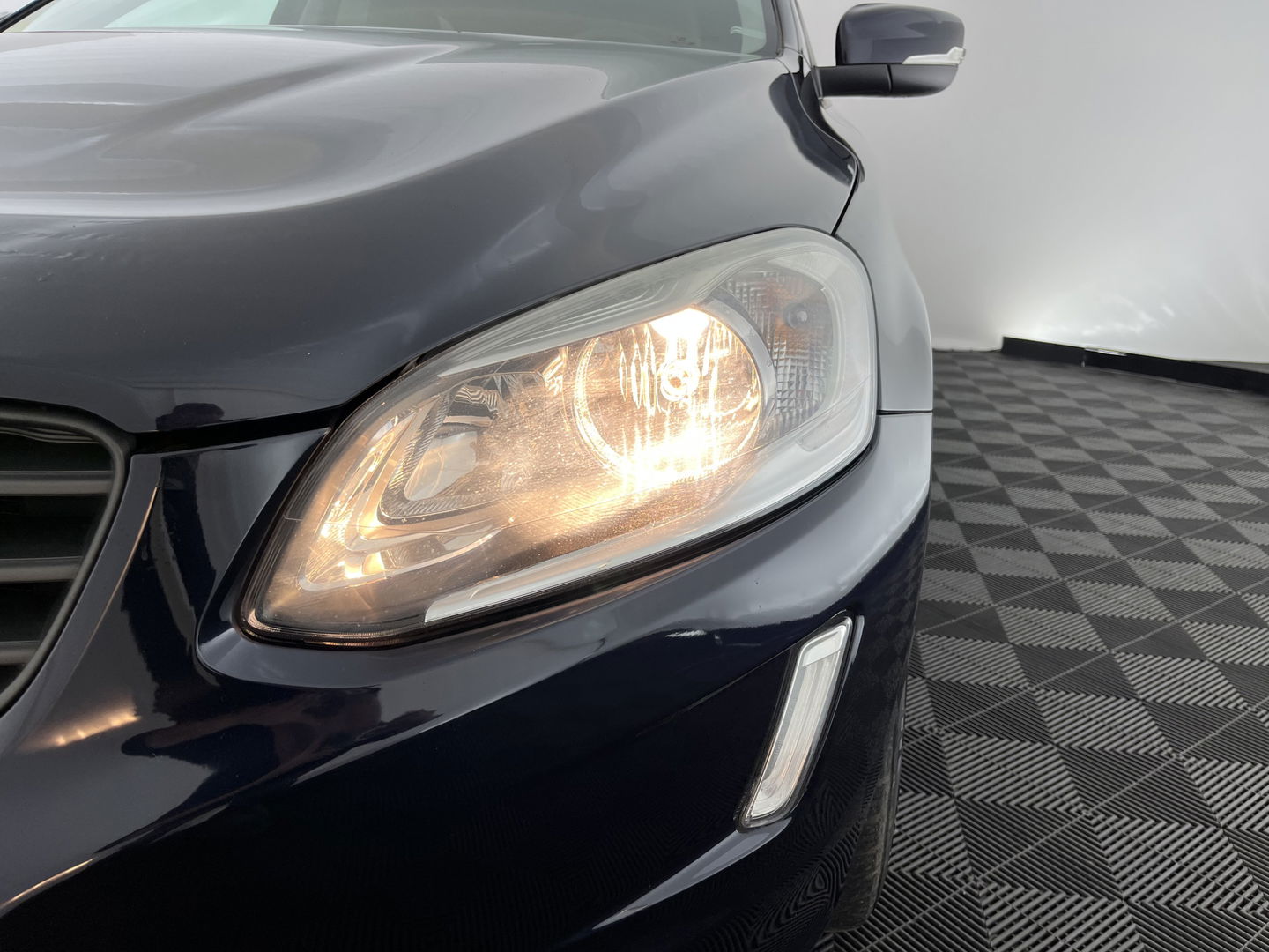 Volvo XC60 2.0 D3 FWD Momentum *LEATHER | NAVI-FULLMAP | COMFORTSEATS | ECC | PDC | CRUISE | PRIVACYGLASS | TOWBAR | 17''ALU*