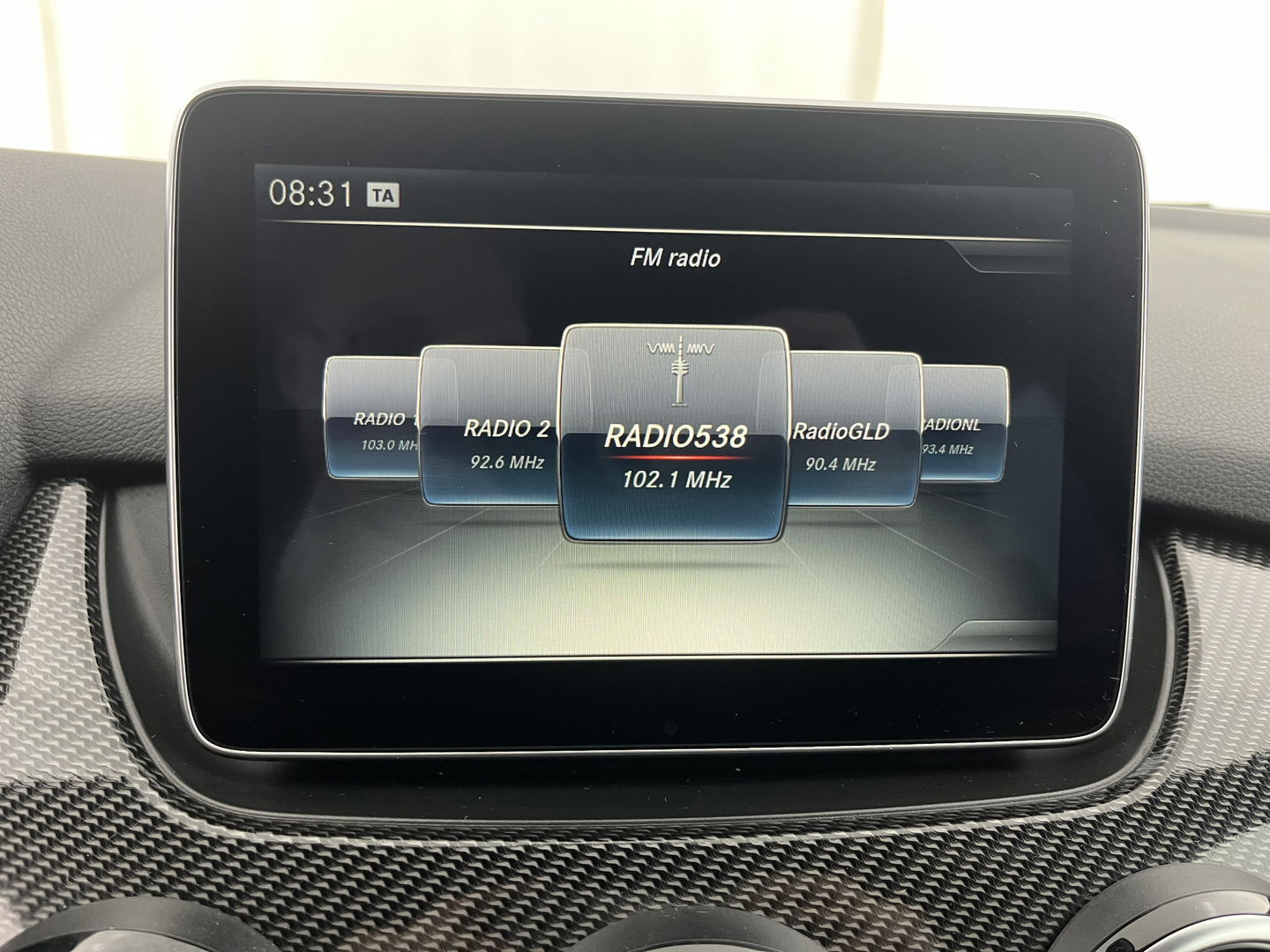 Mercedes-Benz B-Klasse 180 Ambition AMG Aut. *LEATHER-FABRIC | FULL-LED | HEATED-SPORTSEATS | NAVI-FULLMAP | SHIFT-PADDLES | PRIVACY-GLASS | ECC | PDC | CRUISE | 18''ALU | TOWBAR*