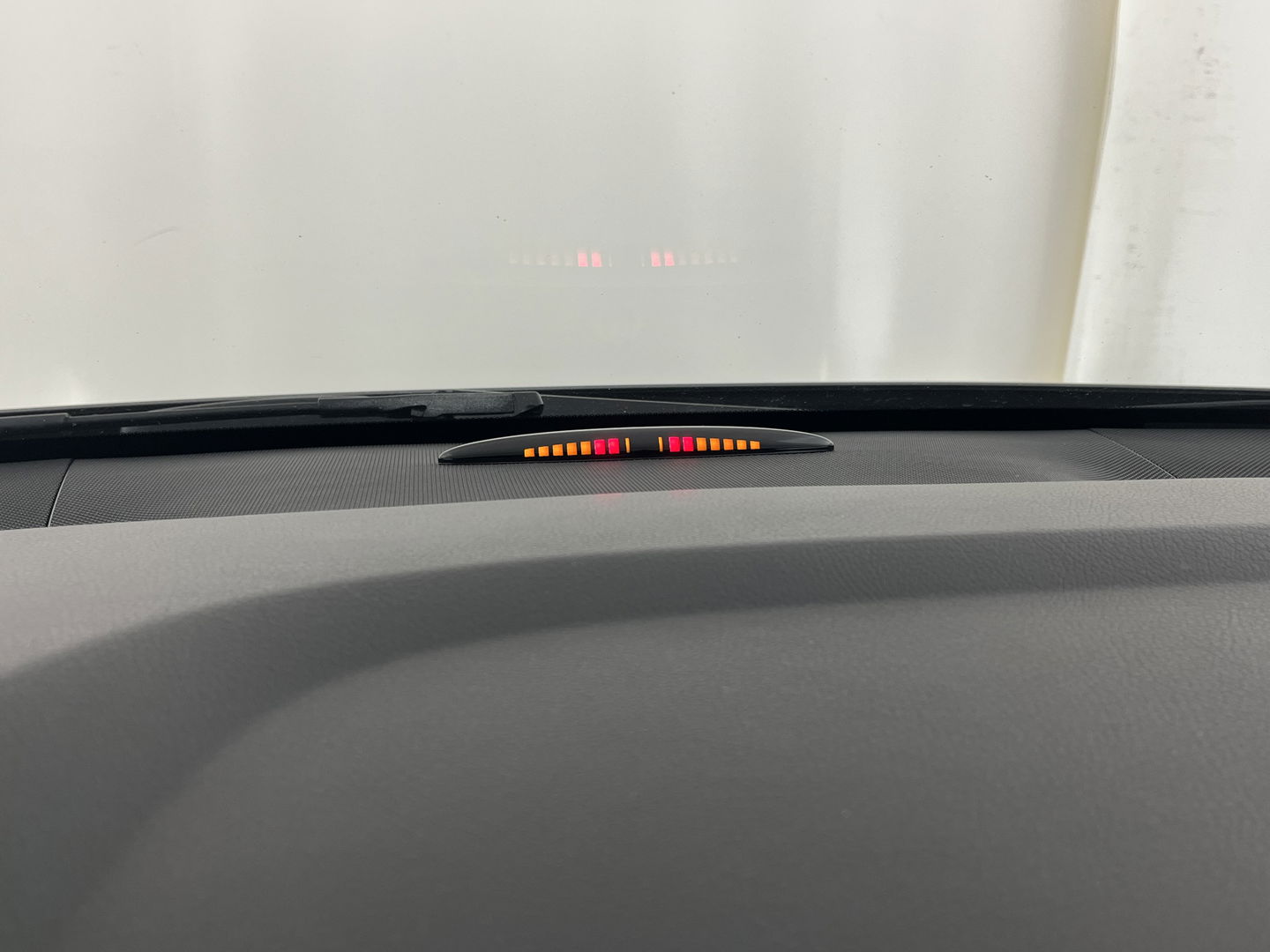 Mercedes-Benz B-Klasse 180 Ambition AMG Aut. *LEATHER-FABRIC | FULL-LED | HEATED-SPORTSEATS | NAVI-FULLMAP | SHIFT-PADDLES | PRIVACY-GLASS | ECC | PDC | CRUISE | 18''ALU | TOWBAR*