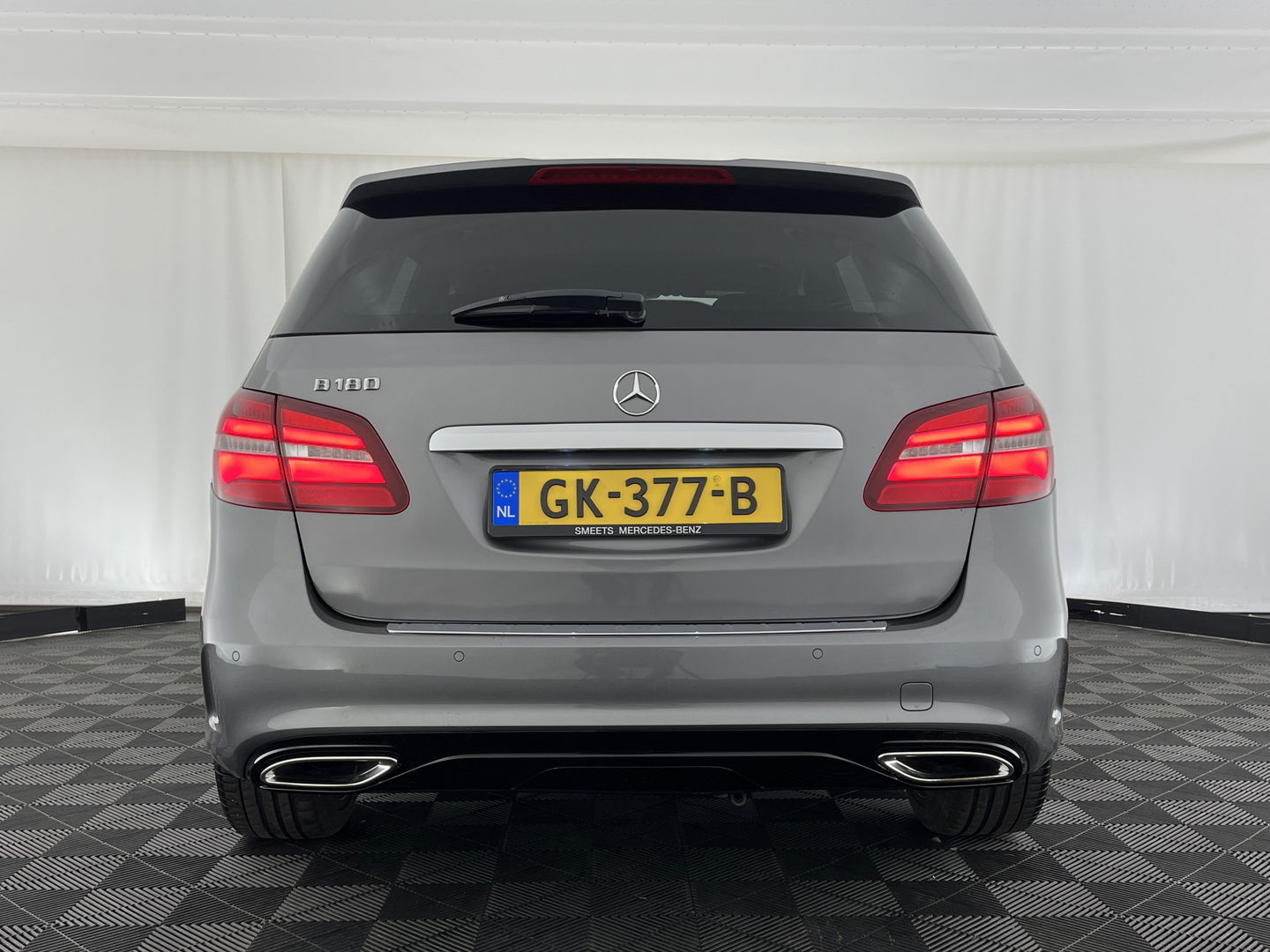 Mercedes-Benz B-Klasse 180 Ambition AMG Aut. *LEATHER-FABRIC | FULL-LED | HEATED-SPORTSEATS | NAVI-FULLMAP | SHIFT-PADDLES | PRIVACY-GLASS | ECC | PDC | CRUISE | 18''ALU | TOWBAR*