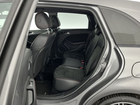 Mercedes-Benz B-Klasse 180 Ambition AMG Aut. *LEATHER-FABRIC | FULL-LED | HEATED-SPORTSEATS | NAVI-FULLMAP | SHIFT-PADDLES | PRIVACY-GLASS | ECC | PDC | CRUISE | 18''ALU | TOWBAR*