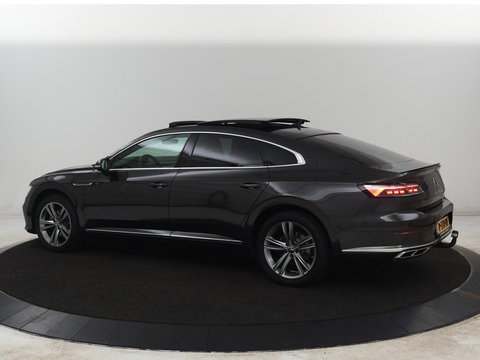 Volkswagen Arteon 1.4 TSI eHybrid R-Line | Panoramadak | Nappaleder | Stoelverwarming | Trekhaak | Camera | File Assistent | Carplay | Matrix LED | Navigatie | Sfeerverlichting | Achterbankverwarming | PHEV | Plug In