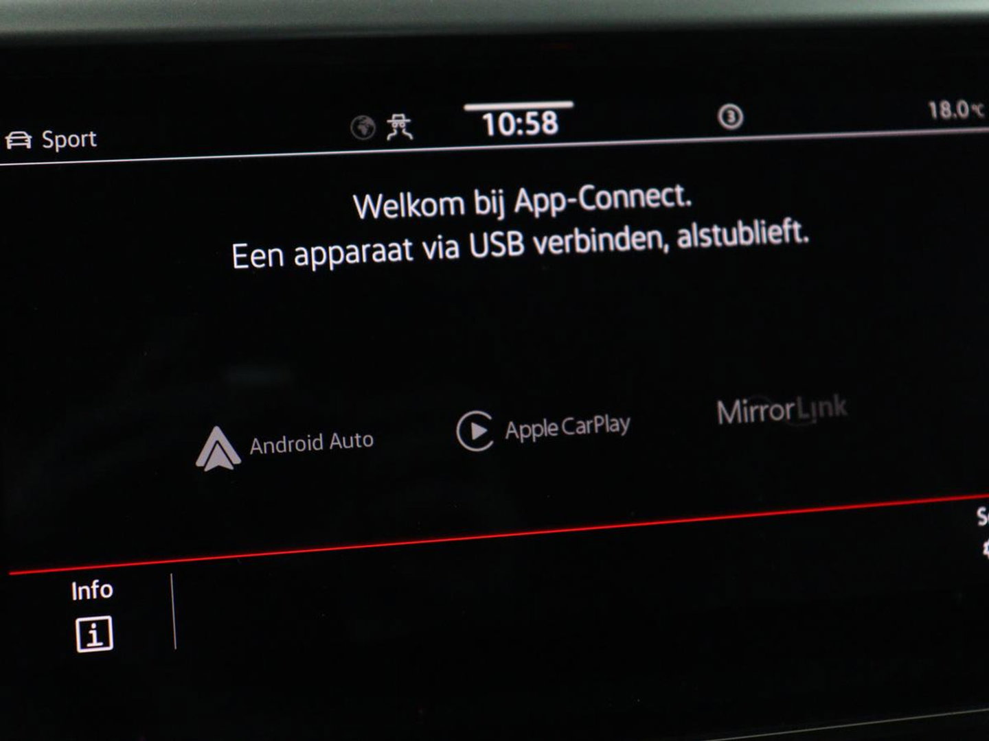 Volkswagen Arteon 1.4 TSI eHybrid R-Line | Panoramadak | Nappaleder | Stoelverwarming | Trekhaak | Camera | File Assistent | Carplay | Matrix LED | Navigatie | Sfeerverlichting | Achterbankverwarming | PHEV | Plug In