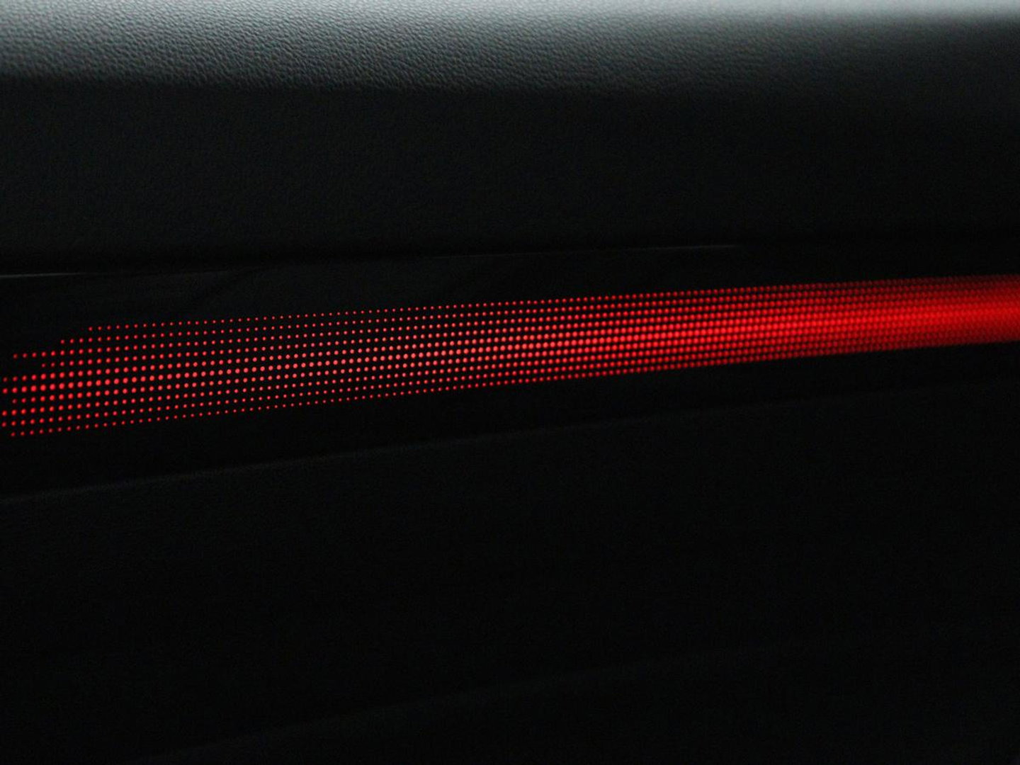 Volkswagen Arteon 1.4 TSI eHybrid R-Line | Panoramadak | Nappaleder | Stoelverwarming | Trekhaak | Camera | File Assistent | Carplay | Matrix LED | Navigatie | Sfeerverlichting | Achterbankverwarming | PHEV | Plug In