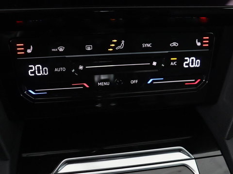 Volkswagen Arteon 1.4 TSI eHybrid R-Line | Panoramadak | Nappaleder | Stoelverwarming | Trekhaak | Camera | File Assistent | Carplay | Matrix LED | Navigatie | Sfeerverlichting | Achterbankverwarming | PHEV | Plug In