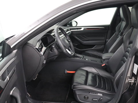 Volkswagen Arteon 1.4 TSI eHybrid R-Line | Panoramadak | Nappaleder | Stoelverwarming | Trekhaak | Camera | File Assistent | Carplay | Matrix LED | Navigatie | Sfeerverlichting | Achterbankverwarming | PHEV | Plug In