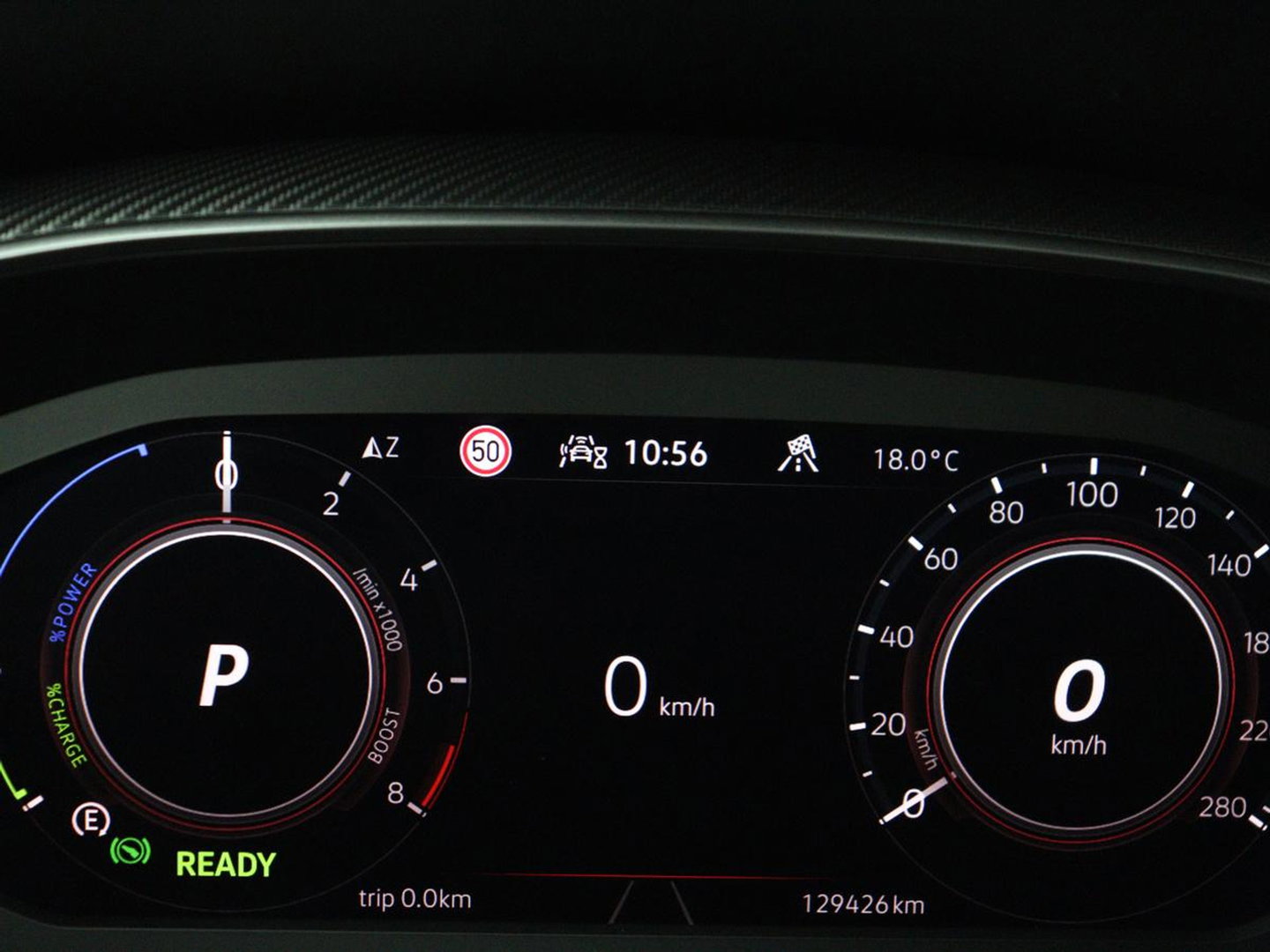 Volkswagen Arteon 1.4 TSI eHybrid R-Line | Panoramadak | Nappaleder | Stoelverwarming | Trekhaak | Camera | File Assistent | Carplay | Matrix LED | Navigatie | Sfeerverlichting | Achterbankverwarming | PHEV | Plug In