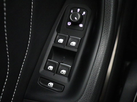 Volkswagen Arteon 1.4 TSI eHybrid R-Line | Panoramadak | Nappaleder | Stoelverwarming | Trekhaak | Camera | File Assistent | Carplay | Matrix LED | Navigatie | Sfeerverlichting | Achterbankverwarming | PHEV | Plug In