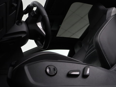 Volkswagen Arteon 1.4 TSI eHybrid R-Line | Panoramadak | Nappaleder | Stoelverwarming | Trekhaak | Camera | File Assistent | Carplay | Matrix LED | Navigatie | Sfeerverlichting | Achterbankverwarming | PHEV | Plug In