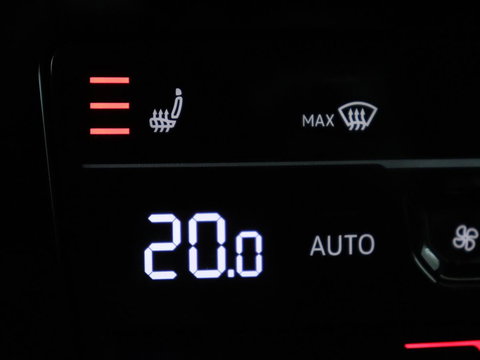 Volkswagen Arteon 1.4 TSI eHybrid R-Line | Panoramadak | Nappaleder | Stoelverwarming | Trekhaak | Camera | File Assistent | Carplay | Matrix LED | Navigatie | Sfeerverlichting | Achterbankverwarming | PHEV | Plug In