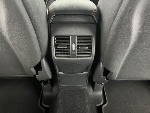 Mercedes-Benz B-Klasse 180 Ambition AMG Aut. *LEATHER-FABRIC | FULL-LED | HEATED-SPORTSEATS | NAVI-FULLMAP | SHIFT-PADDLES | PRIVACY-GLASS | ECC | PDC | CRUISE | 18''ALU | TOWBAR*