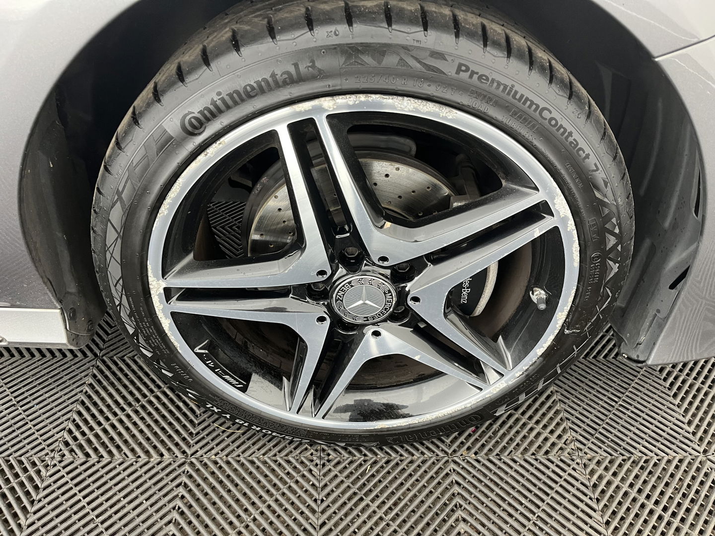 Mercedes-Benz B-Klasse 180 Ambition AMG Aut. *LEATHER-FABRIC | FULL-LED | HEATED-SPORTSEATS | NAVI-FULLMAP | SHIFT-PADDLES | PRIVACY-GLASS | ECC | PDC | CRUISE | 18''ALU | TOWBAR*