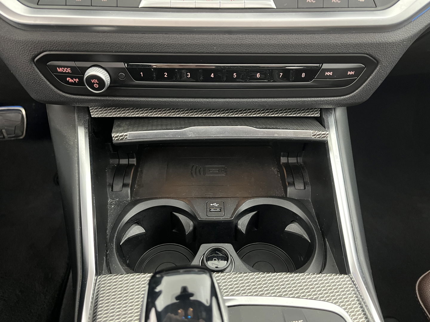 BMW 3 Serie Touring 330e eDrive Edition M-Sportpack (INCL.BTW) *PANO | HEAD-UP | ADAPTIVE-CRUISE | LEATHER | FULL-LED | KEYLESS | DIGI-COCKPIT | HEATED-SPORTSEATS | CAMERA | HIFI-SOUND | PIRVACY-GLASS | DAB+ | SHIFT-PADDLES | NAVI-FULLMAP | 19