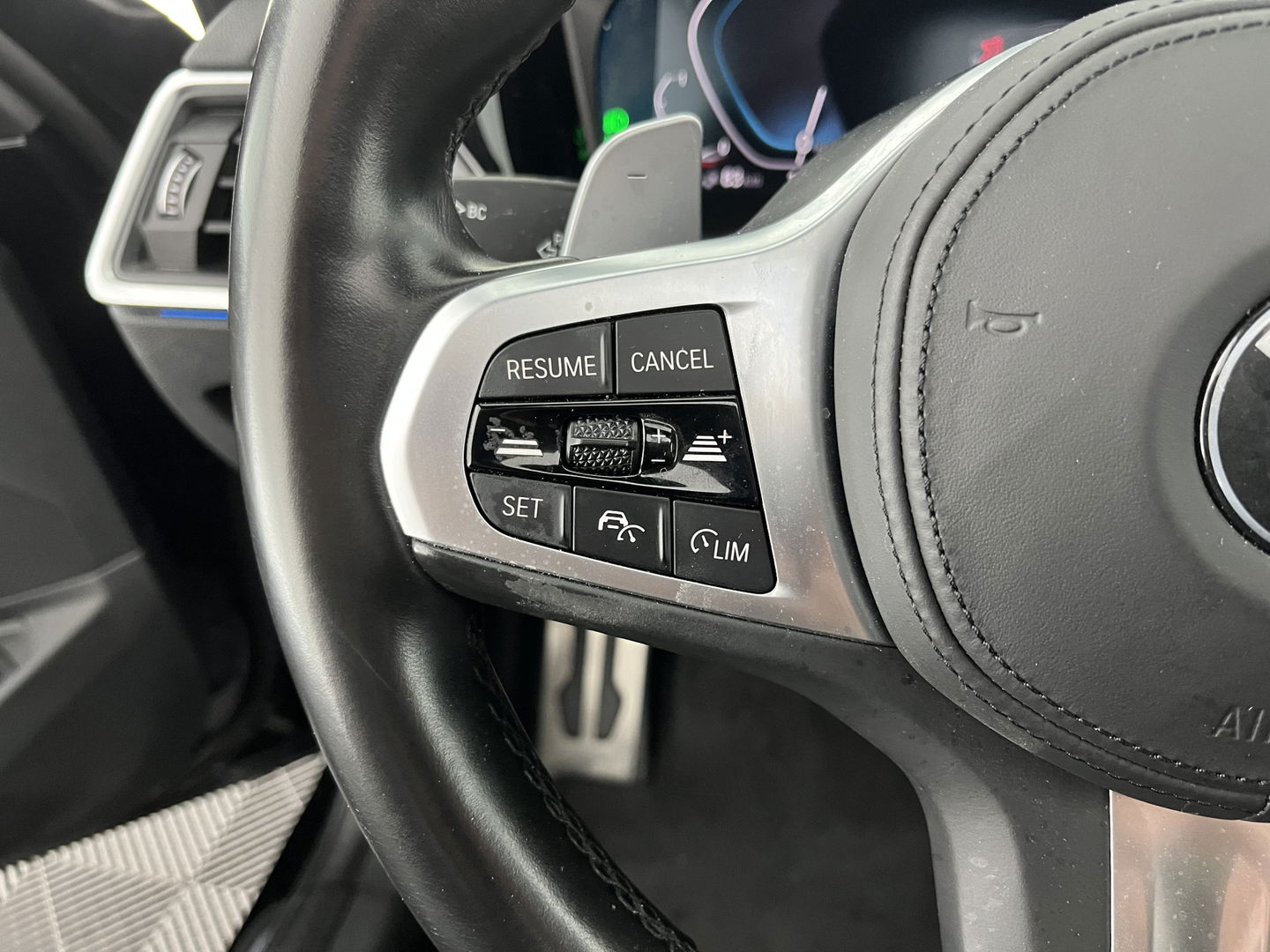 BMW 3 Serie Touring 330e eDrive Edition M-Sportpack (INCL.BTW) *PANO | HEAD-UP | ADAPTIVE-CRUISE | LEATHER | FULL-LED | KEYLESS | DIGI-COCKPIT | HEATED-SPORTSEATS | CAMERA | HIFI-SOUND | PIRVACY-GLASS | DAB+ | SHIFT-PADDLES | NAVI-FULLMAP | 19