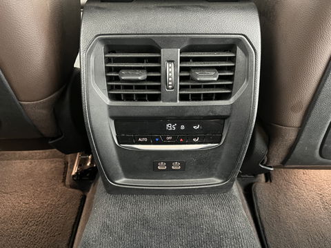 BMW 3 Serie Touring 330e eDrive Edition M-Sportpack (INCL.BTW) *PANO | HEAD-UP | ADAPTIVE-CRUISE | LEATHER | FULL-LED | KEYLESS | DIGI-COCKPIT | HEATED-SPORTSEATS | CAMERA | HIFI-SOUND | PIRVACY-GLASS | DAB+ | SHIFT-PADDLES | NAVI-FULLMAP | 19
