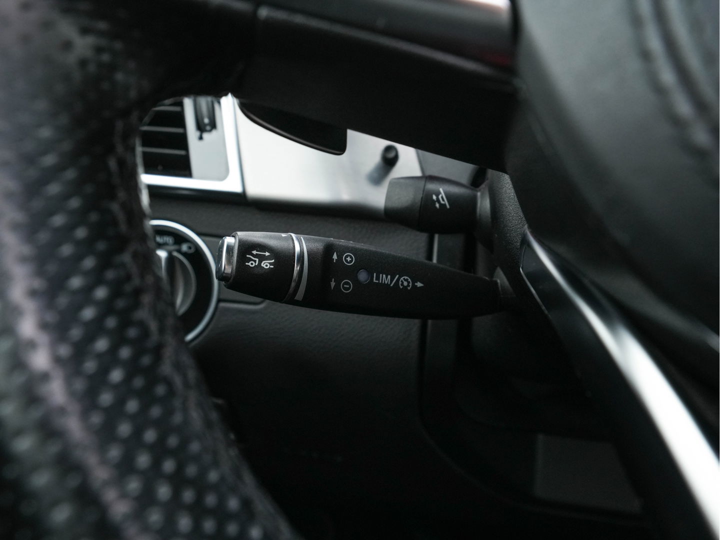 Mercedes-Benz GLS 350 d 4MATIC AMG-Line [ 7-Pers ] *PANO | LEATHER | FULL-LED | DISTRONIC | NAVI-FULLMAP | HEAT/COLD-COMFORTSEATS | BLINDSPOT | MEMORY-PACK | HARMAN/KARDON | TOPVIEW | KEYLESS | SHIFTPADDLES | PRIVACY-GLASS | TOWBAR | 21''ALU*