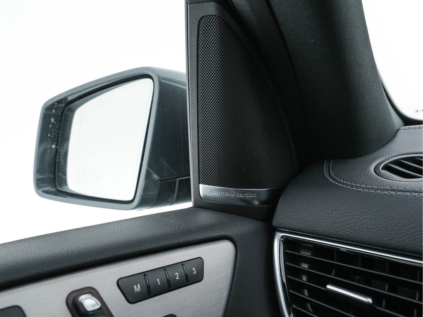 Mercedes-Benz GLS 350 d 4MATIC AMG-Line [ 7-Pers ] *PANO | LEATHER | FULL-LED | DISTRONIC | NAVI-FULLMAP | HEAT/COLD-COMFORTSEATS | BLINDSPOT | MEMORY-PACK | HARMAN/KARDON | TOPVIEW | KEYLESS | SHIFTPADDLES | PRIVACY-GLASS | TOWBAR | 21''ALU*