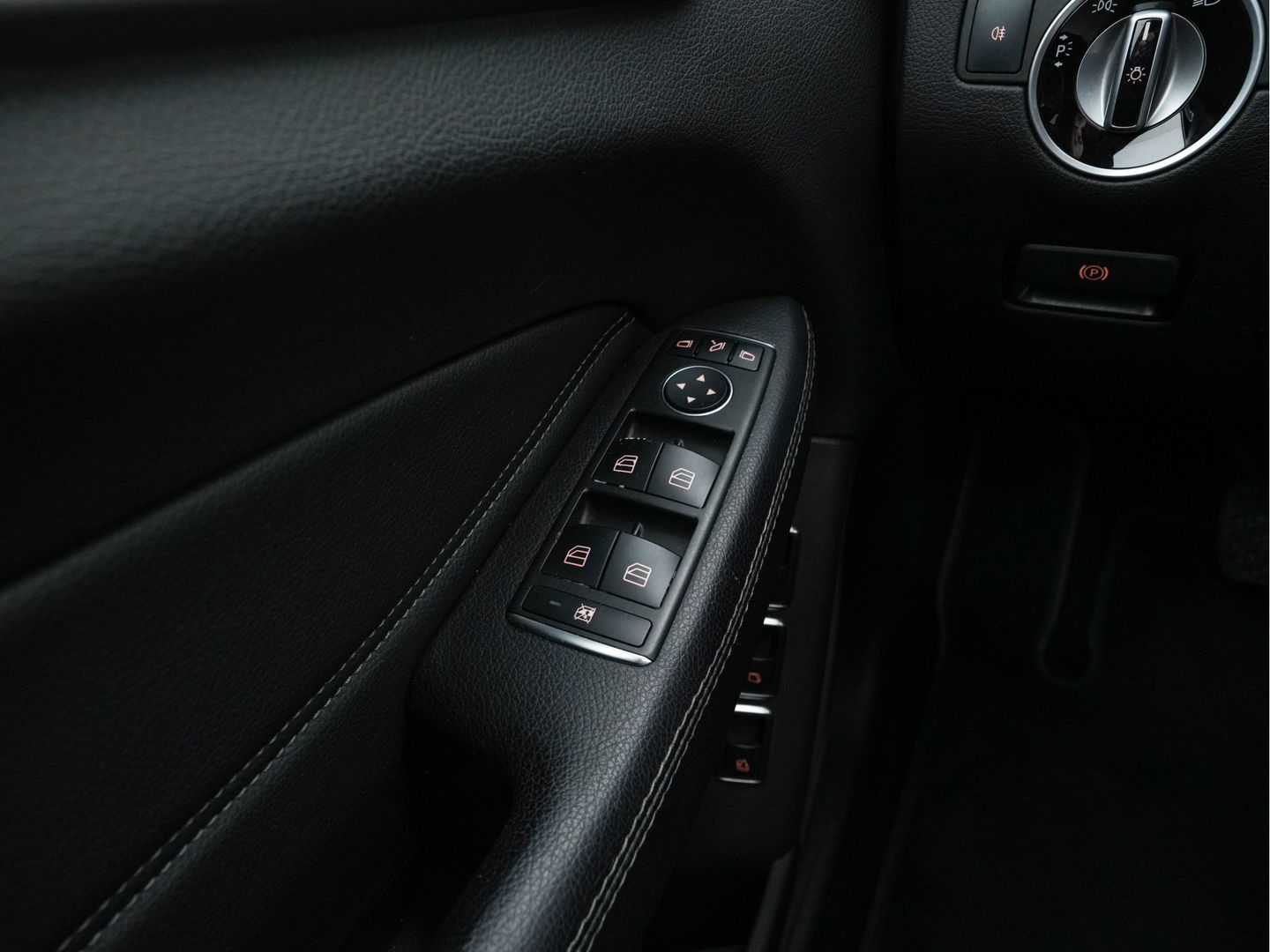 Mercedes-Benz GLS 350 d 4MATIC AMG-Line [ 7-Pers ] *PANO | LEATHER | FULL-LED | DISTRONIC | NAVI-FULLMAP | HEAT/COLD-COMFORTSEATS | BLINDSPOT | MEMORY-PACK | HARMAN/KARDON | TOPVIEW | KEYLESS | SHIFTPADDLES | PRIVACY-GLASS | TOWBAR | 21''ALU*