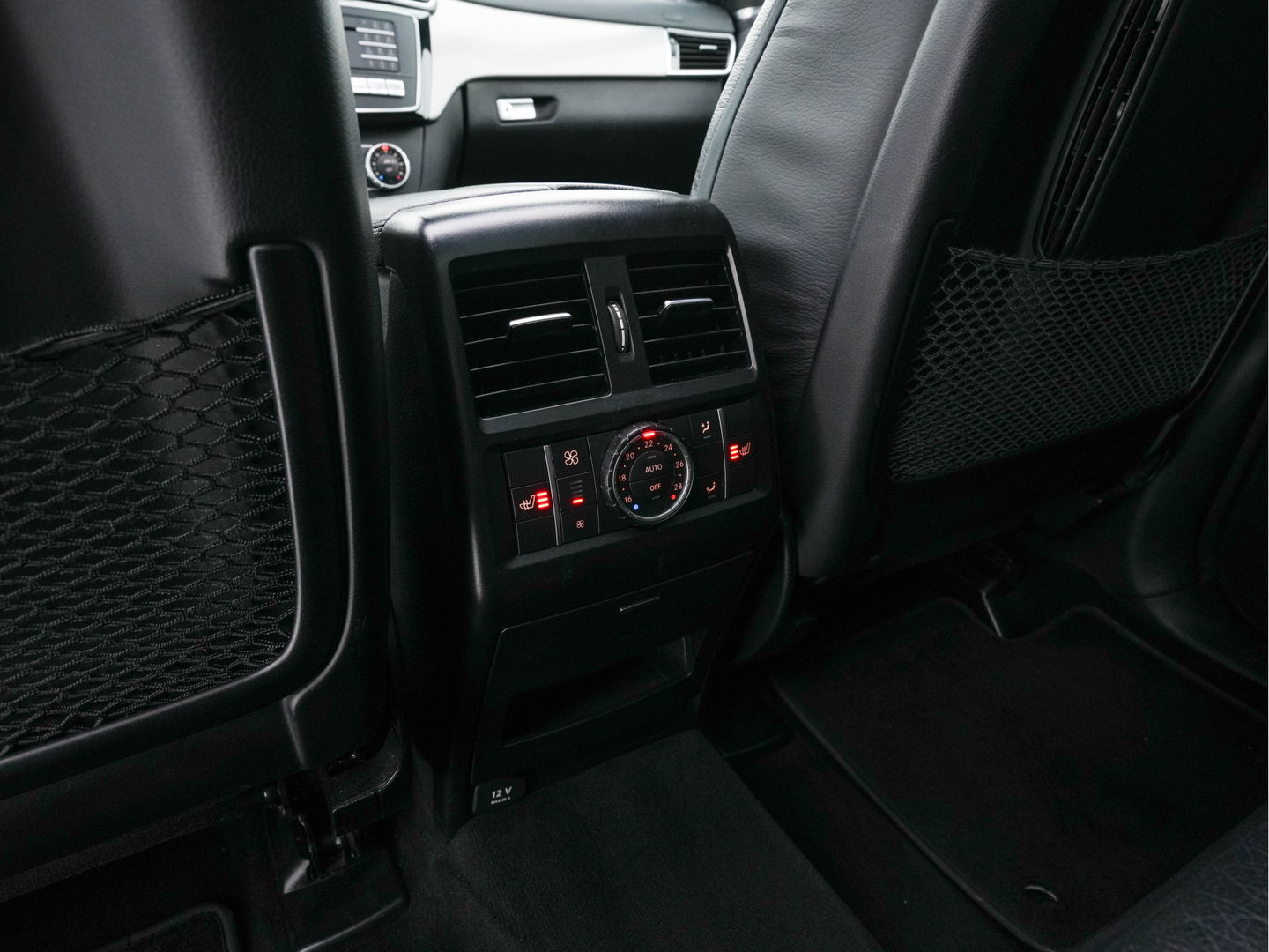 Mercedes-Benz GLS 350 d 4MATIC AMG-Line [ 7-Pers ] *PANO | LEATHER | FULL-LED | DISTRONIC | NAVI-FULLMAP | HEAT/COLD-COMFORTSEATS | BLINDSPOT | MEMORY-PACK | HARMAN/KARDON | TOPVIEW | KEYLESS | SHIFTPADDLES | PRIVACY-GLASS | TOWBAR | 21''ALU*