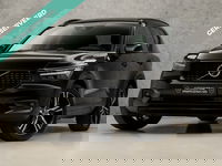 Volvo XC40 - 1.5 T4 Recharge R-Design 211Pk Automaat (PANORAMADAK, BLACKPACK, APPLE CARPLAY, 360 CAMERA, TREKHAAK, LEDER/ALCANTARA, HARMAN/KARDON, GETINT GLAS, ZWART HEMEL, NIEUWSTAAT)
